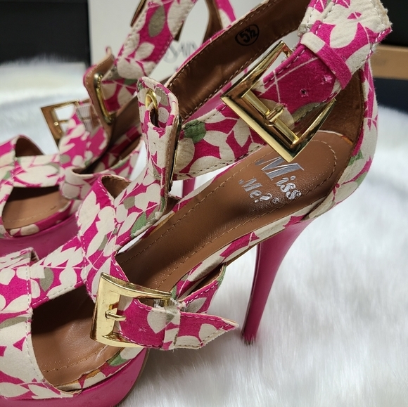 Miss Me? Floral Platform Stilettos - Picture 5 of 16